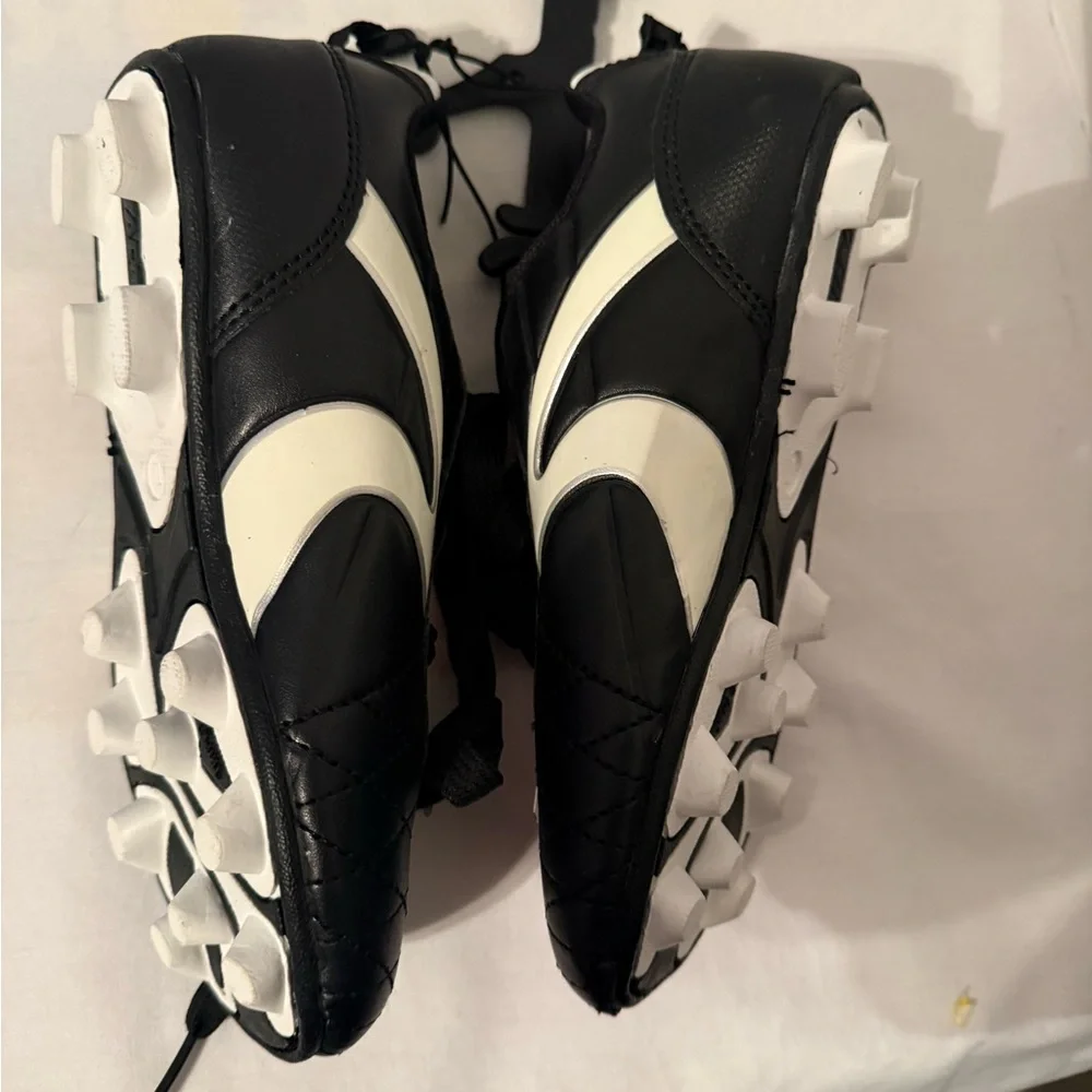 Starter Kids Black and White Soccer Sneakers